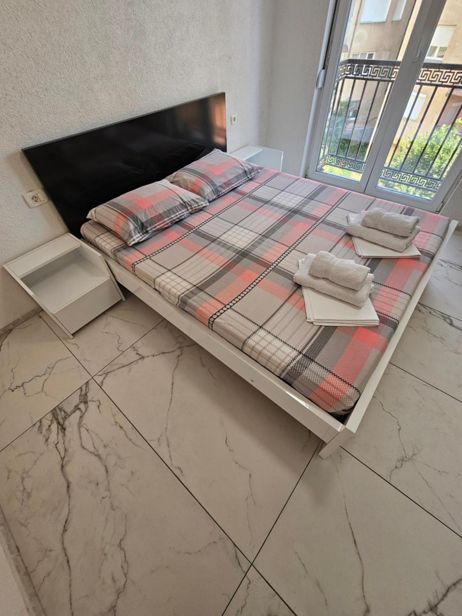 Xxl Apartments City Centar Bitola Bagian luar foto